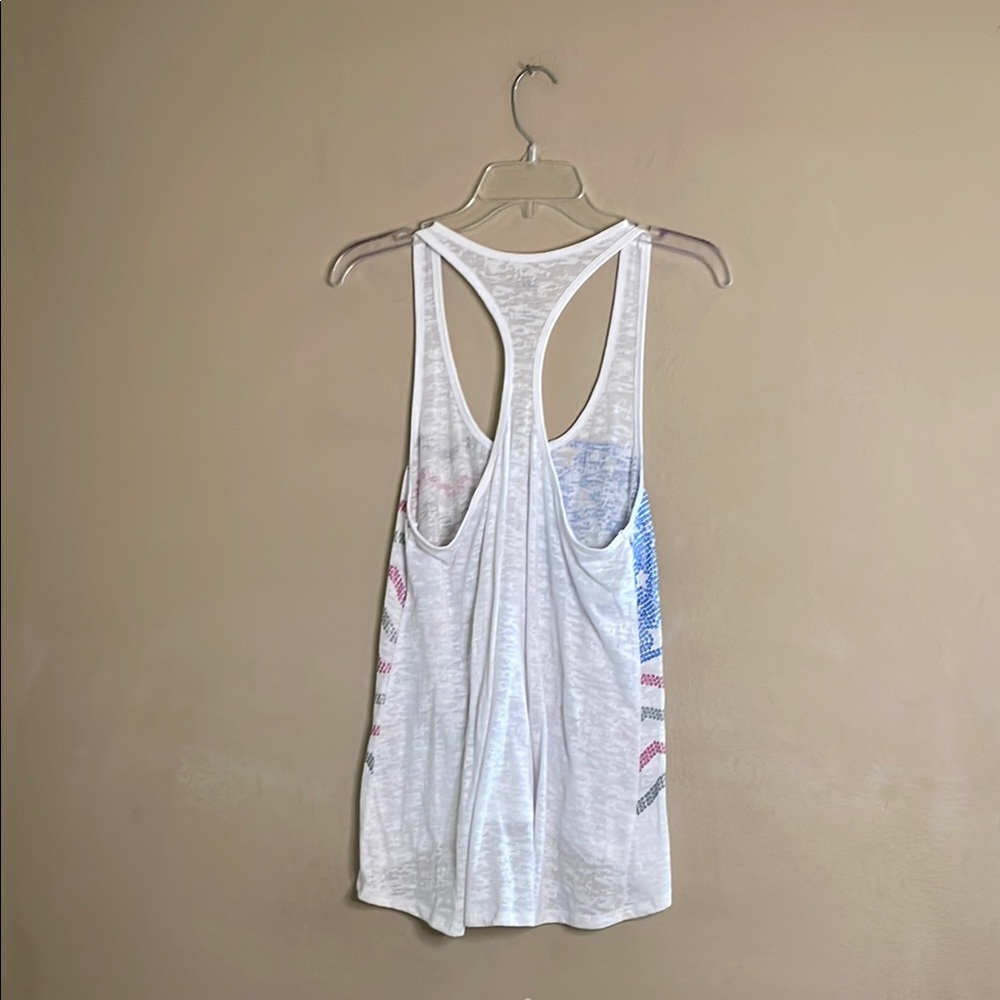Jenni  Clothing White Tank with Blue and Red Chevron SZ L - Picture 4 of 4